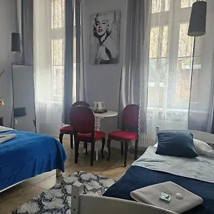 Hostel Deja Vu, Varşova